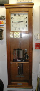 Cincinnatti Master clock with early movement